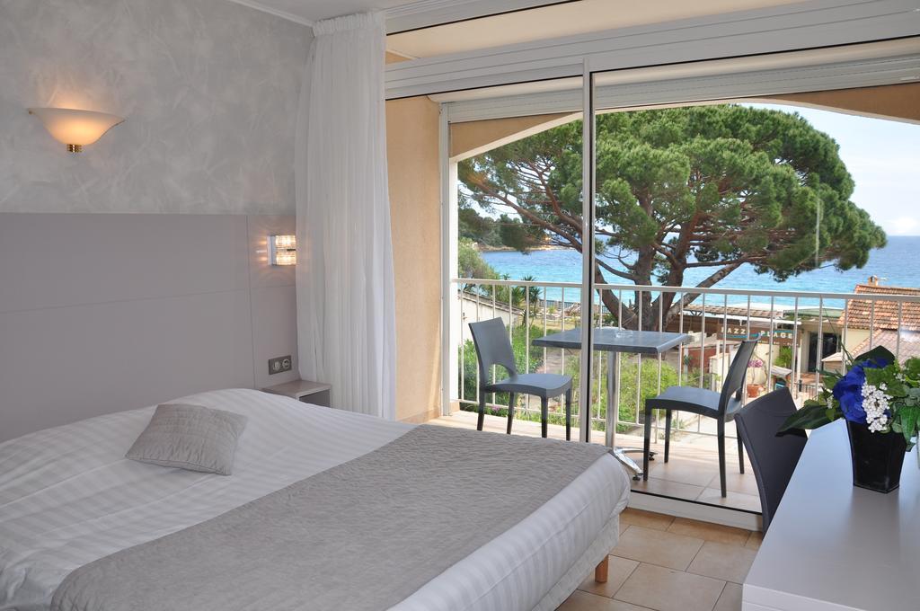 Hotel De La Plage Le Lavandou Δωμάτιο φωτογραφία